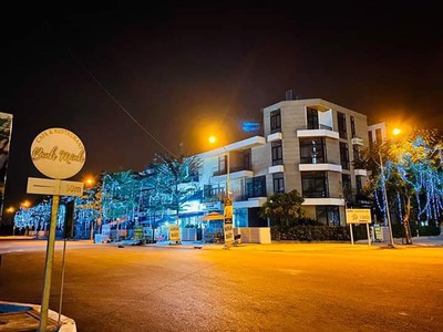 Bán lô góc 2 mặt tiền, đối diện công viên, sổ hồng xây dựng tự do ngay trung tâm quận 2. tp hồ chí 3