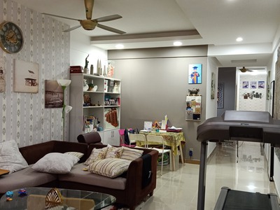Căn hộ có diện tích 161m2, gồm 3 phòng ngủ, 2 phòng tắm, đầy đủ nội thất cao cấp. 0