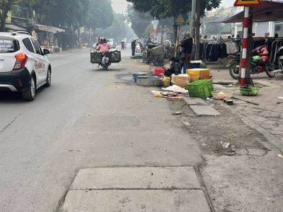 Bán nhà thị trấn đông anh giá chi 2.8 tỉ ngõ  thông oto đỗ cửa 4