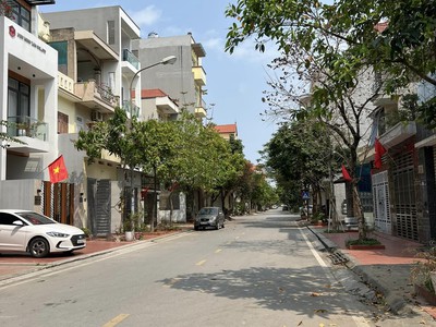 Bán đất mặt đường Trần Văn Giáp, KĐT Vạn Phúc, TP HD, 80m2, mt 4m, đường 13.5m 0