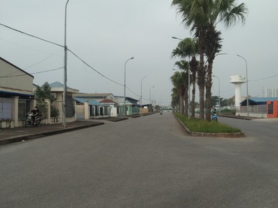 Cho thuê đất trống trong KCN Đài Tư quận Long Biên, Hà Nội. DT. 5000m2 giá 70.000đ/m2. 2