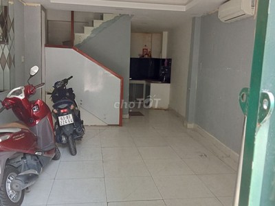 Cho thuê mặt bằng sạch đẹp hẻm 14 trần bình trọng, p1, quận 5 1