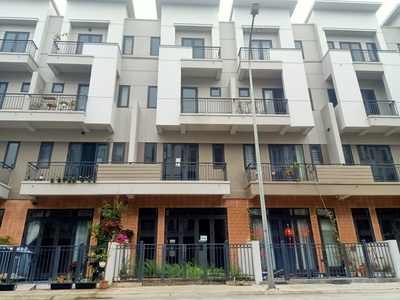 Bán nhà 4 tầng giá rẻ gần chung cư, giáp dân cư đông đúc, tiềm năng kinh doanh sầm uất, pháp láy 0