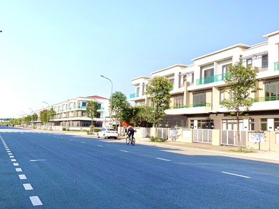 Chính chủ cần sang nhượng căn shophouse Centa Vsip đã hoàn thiện full và đang cho thuê 1