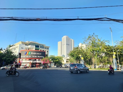 Nhà 3 tầng góc Quang Trung ngang 20m tp. Nha Trang cách biển 199m 1