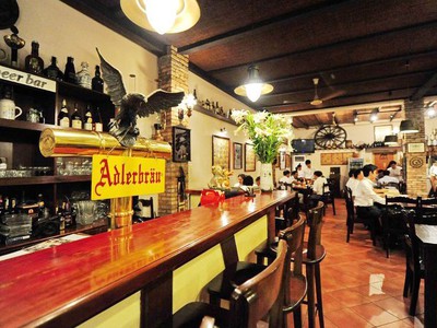 Cho thuê căn biệt thự mặt tiền đường nguyễn du, quận 1, dt 15x35m 0