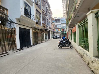 Thị trấn văn điển , thanh trì, phân lô cực víp, an sinh cực đỉnh , ô tô đỗ cửa vào nhà, tặng nhà c4 0
