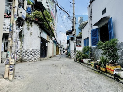 Ngang 5.5m nở hậu - đường rộng 5m - có gpxd cao tầng - Gò Vấp 55m2 giá 3.6 tỷ. 0
