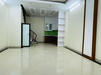 Bán nhà trường chinh, 7,2 tỷ, 40m2x5 tầng - nhà mới, mt:4.2m, 10m ra mặt phố, mặt tiền rộng - ở 2