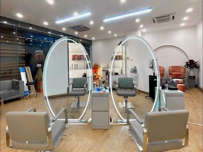 Sang nhượng salon tóc, nail 3