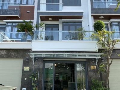 Bán gấp nhà hạ giá 1 tỷ-  rẻ nhất khu vực - đường huỳnh tấn phát nhà bè - nhà mới ở ngay - full nội 0