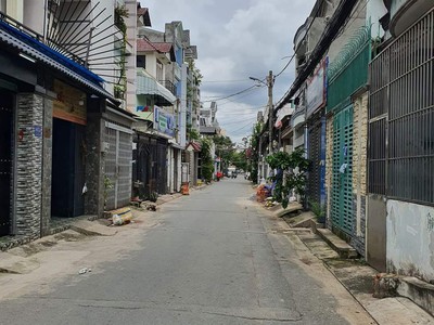 Đường xe tải 9m thông đường hương lộ 2, gần lê văn quới, cho thuê 25triệu, ngang khủng 14m, nhà cấp 0