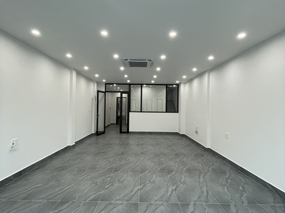 Cho thuê nguyên nhà 4 tầng hoàn thiện đẹp tại TD Lakeside, Lê Hồng Phong. 3
