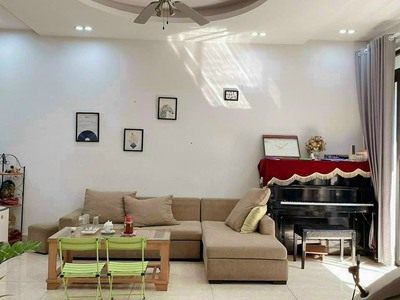 Gia đình cần bán nhà biệt thự mini mặt phố phường Quang Trung 1