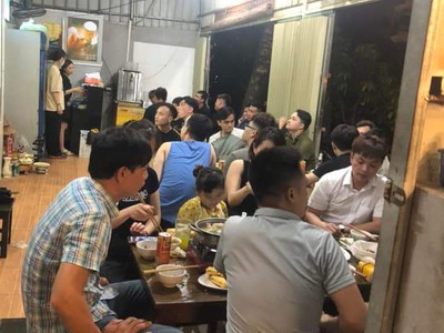 Chính chủ sang nhượng mặt bằng kinh doanh quán bia ở ven hồ hạ đình thanh xuân hà nội 2