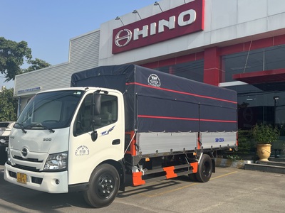 Xe Tải Hino 3.5 tấn Thùng Mui Bạt Bửng Nhôm 4