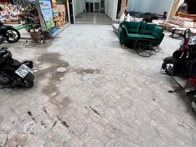 Chính chủ cho thuê nhà địa chỉ: số 984 đường la thành 0