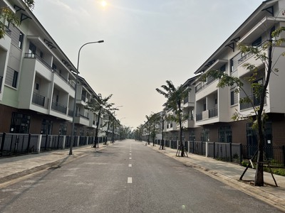 Bán shophouse nhà phố thương mại veiw sông đối diện ninh hiệp tại centa city tp.từ sơn 4