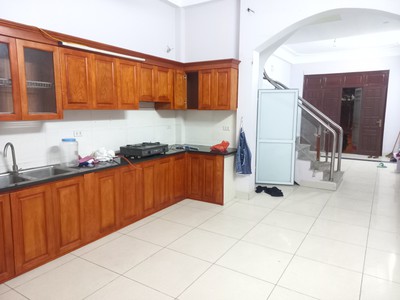 Cho thuê nhà khu dịch vụ mậu lương 3 tầng ô tô đỗ cửa. 1