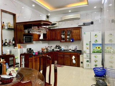 Bán nhà  phố nguyễn khánh toàn, phân lô, gara, ô tô tránh, kinh doanh đỉnh 3