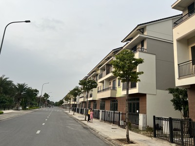 Bán shophouse nhà phố thương mại veiw sông đối diện ninh hiệp tại centa city tp.từ sơn 1
