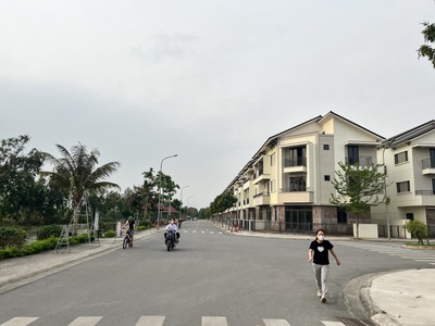 Bán shophouse nhà phố thương mại veiw sông đối diện ninh hiệp tại centa city tp.từ sơn 2