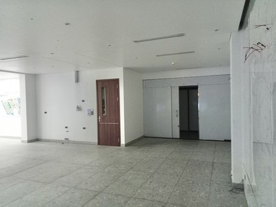 Cho thuê mặt bằng 200m2, T2 trục chính Vinhomes Marina 4