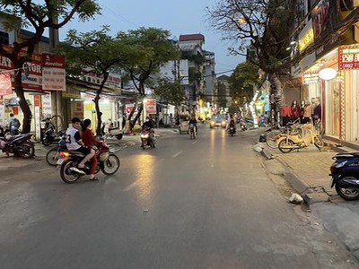 Nhà Đẹp 3 Tầng Khu Cầu Đơ, Gần Chợ Hà Đông, mặt tiền 8m, An Sinh Đỉnh, Giá 3,4 tỷ 2