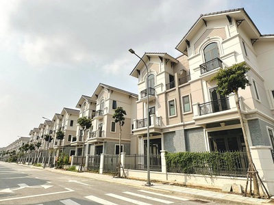 Biệt thự  gần ninh hiệp giá 7,x tỷ 2