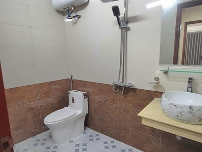 Bán nhà thịnh hào phố tôn đức thắng phường hàng bột quận đống đa dt: 33/35m x 5 tầng x mt 4m x 3 4