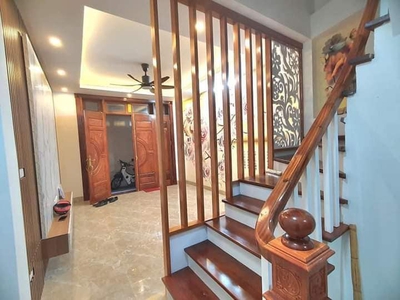 Bán nhà thịnh hào phố tôn đức thắng phường hàng bột quận đống đa dt: 33/35m x 5 tầng x mt 4m x 3 1