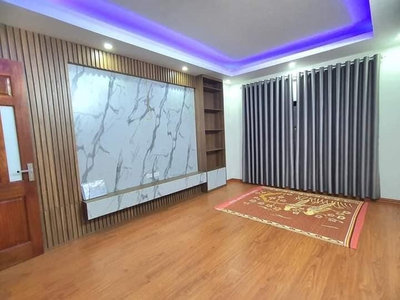 Bán nhà thịnh hào phố tôn đức thắng phường hàng bột quận đống đa dt: 33/35m x 5 tầng x mt 4m x 3 2