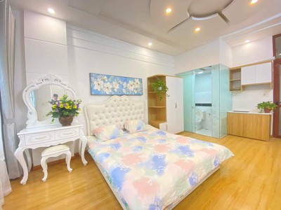 Toà ccmn  thuỵ khuê thông ra trích sài dt 150tr/tháng, full nội thất , 128m-15 tỷ 2