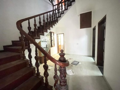 Cho thuê nhà , bồ đề, long biên 150m2   3,5 tầng   15 triệu 0