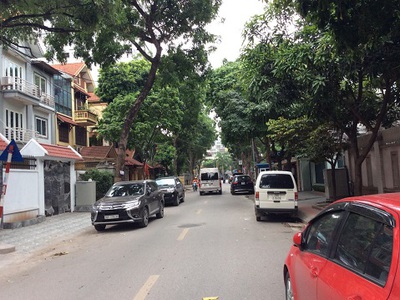 Cho thuê biệt thự phố hàm nghi, nguyễn cơ thạch, nam từ liêm 170m , 4 tầng lô góc. 0