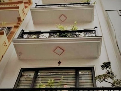 Bán nhà hồng tiến, thang máy, dt62m, 5t,8.5 tỷ  kinh doanh, ô tô tránh 0