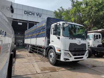 Xe tải thùng UD Trucks LKE 210 Thùng mui bạt 2