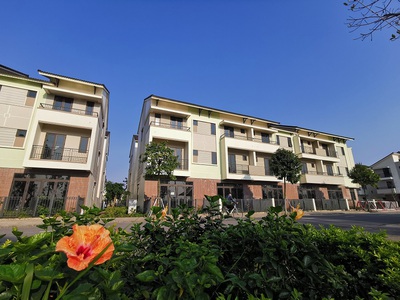 Bán shophouse 3 tầng tp từ sơn view sông sen 6,x tỷ 1