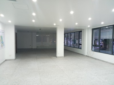 Cho thuê mặt bằng tầng 2  200m2 tại Vinhomes Marina, giá 35tr 0