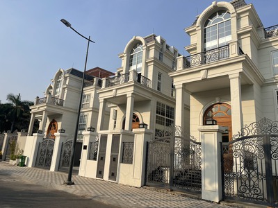 Cho thuê biệt thự hồ bơi 200 nguyễn văn hưởng-thảo điền 276m2,hầm 4 tầng 150 triệu 0