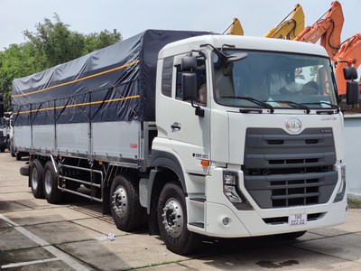 Xe 3 Chân Tải Thùng Mui Bạt UD Trucks CDE 280 0