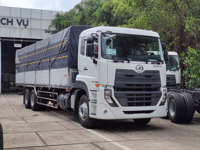Xe 3 Chân Tải Thùng Mui Bạt UD Trucks CDE 280 5