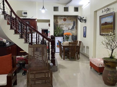 Bán nhà riêng ở cầu giấy 60m2, 5 tầng mặt tiền 5m, ngõ thông thoáng, cạnh phố ở nay chỉ 7 tỷ 2