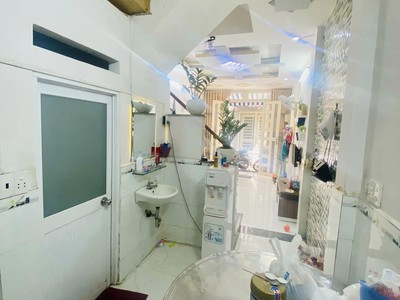 Nhà 2 tầng đẹp lung linh gò vấp - 32m2 nở hậu - xe hơi đỗ sát nhà - nhỉnh 3 tỷ 1