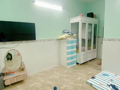 Nhà mặt tiền giá cực rẻ hàng xóm kdt vạn phuc cần bán gấp . 3