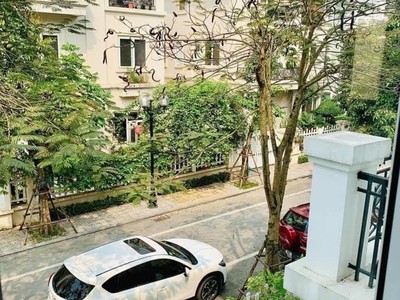 Biết thự vinhomes riverside anh đào long biên 162m, 4 tầng, mt 9,5m giá chỉ 27.5 tỷ. 0