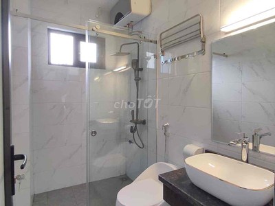 Cho thuê nhà nguyên căn. 32m2   5 tầng mới   8 triệu, bát khối, long biên 3