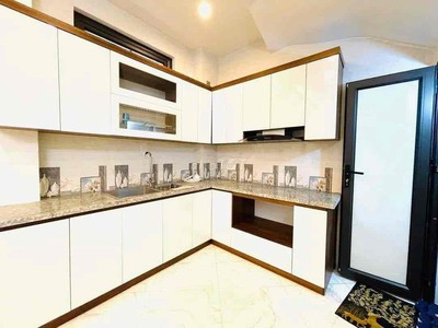Cho thuê nhà nguyên căn. 32m2   5 tầng mới   8 triệu, bát khối, long biên 2