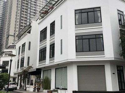 Cho thuê nhà vinhomes gardenia, hàm nghi, mỹ đình. dt 152m2, 5 tầng thông sàn 0
