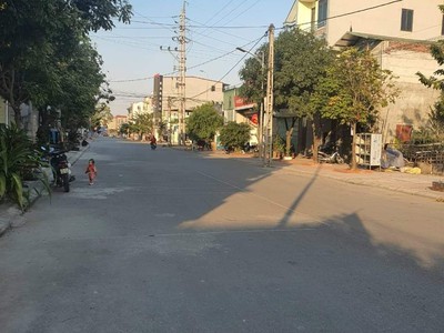 Cho thuê nhà  3 tầng nguyên căn ở mạo trung   phượng mao   quế võ   bắc ninh 1